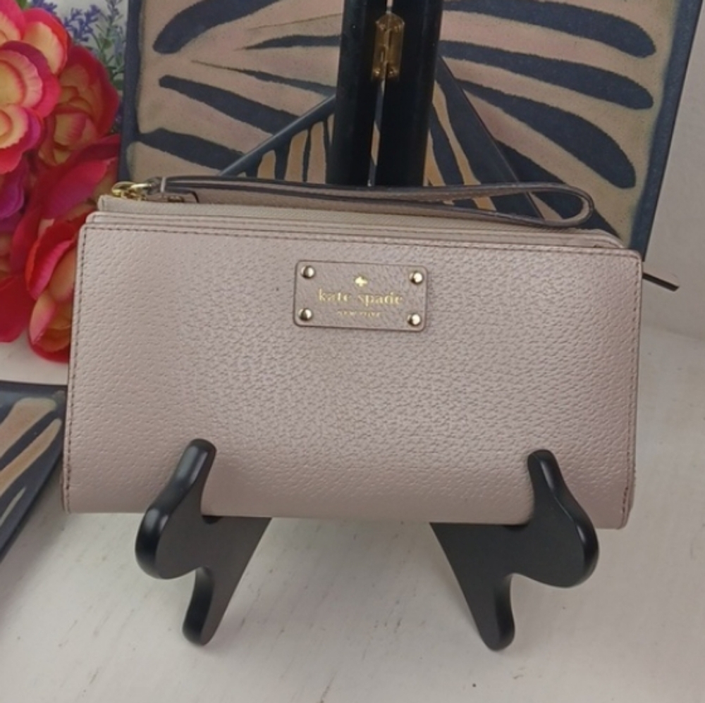 Kate Spade Anita Zip Around Taupe Wristlet Clutch Wallet Like New!